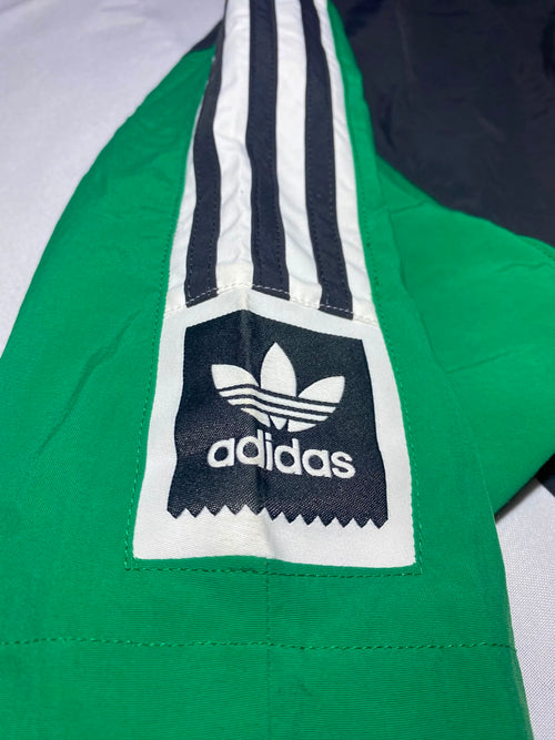 Adidas Originals Track Jacket - Detalle parche Trefoil y tres rayas