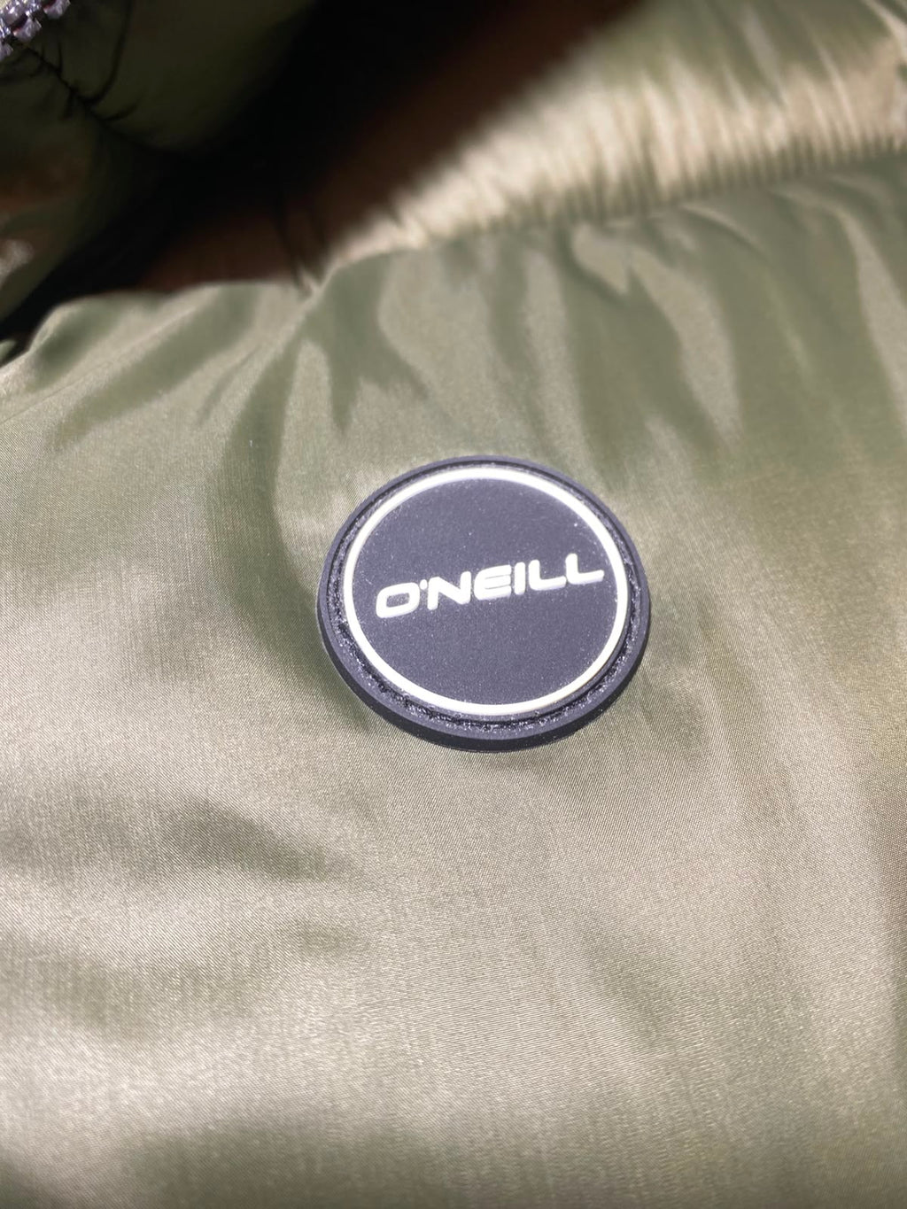 O'Neill Puffer Jacket - Parche circular O'Neill en el pecho