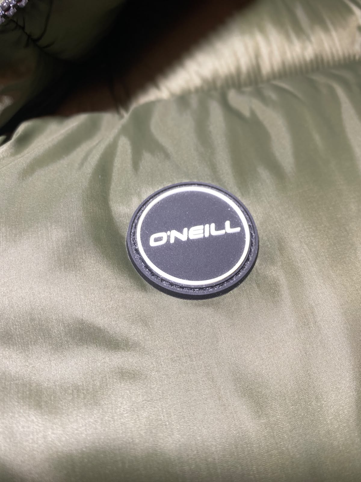 O'Neill Puffer Jacket - Parche circular O'Neill en el pecho