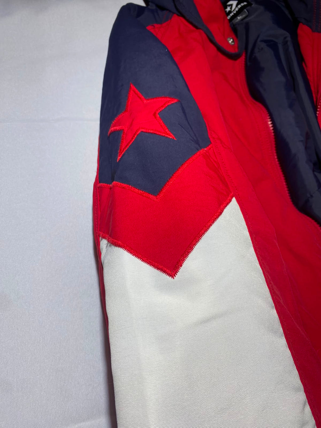 Converse Colorblock Jacket - Detalle estrella bordada en hombro