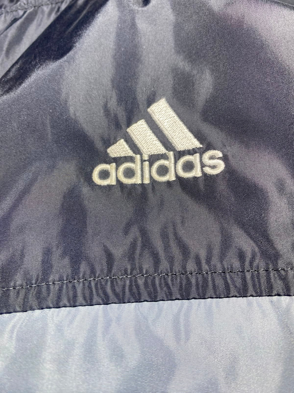 Adidas Red Black Jacket - Detalle cremallera