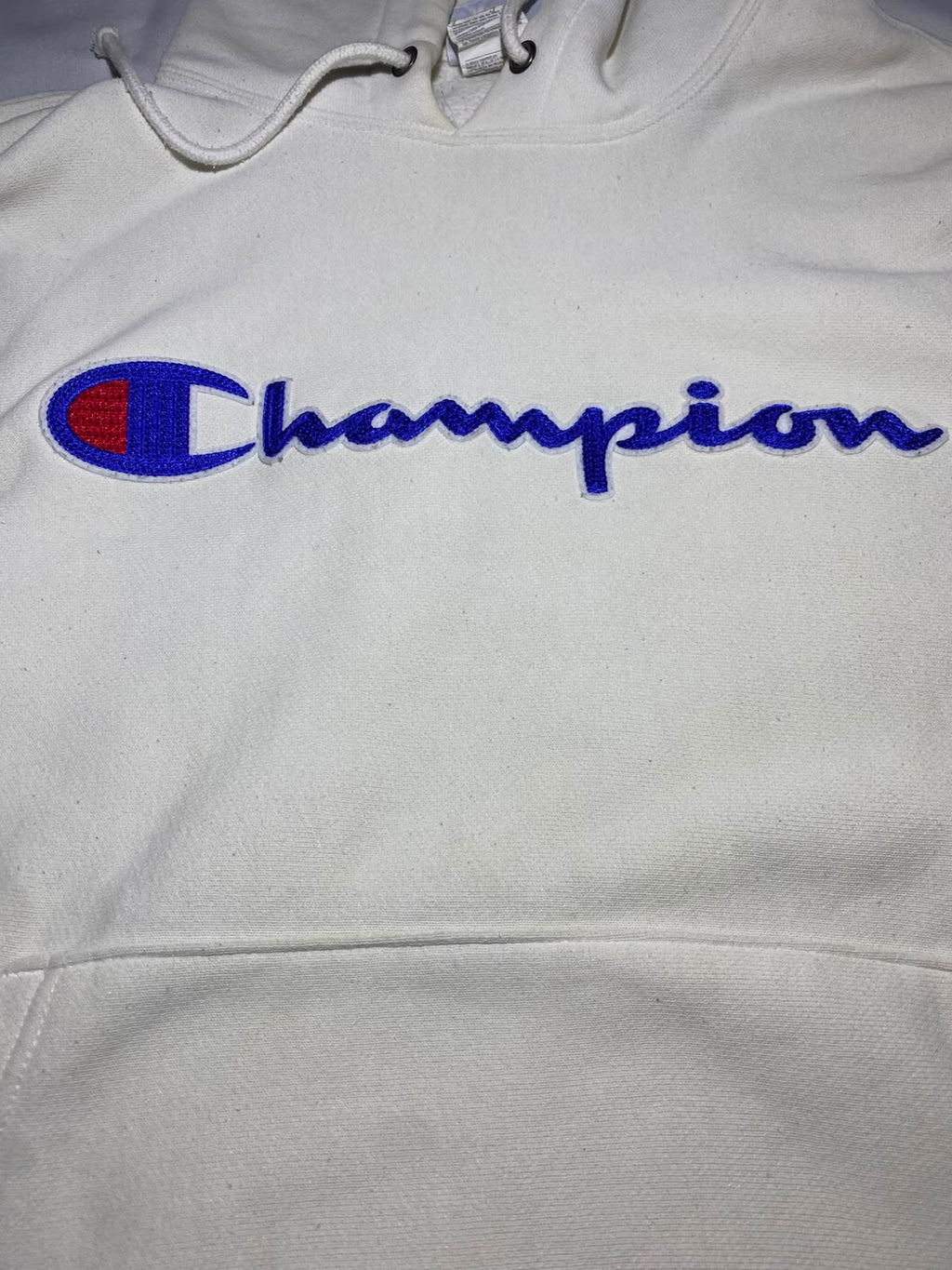 Champion White Hoodie - logo script bordado pecho