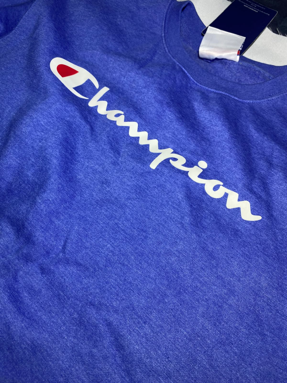 Champion Blue Crewneck - logo bordado manga