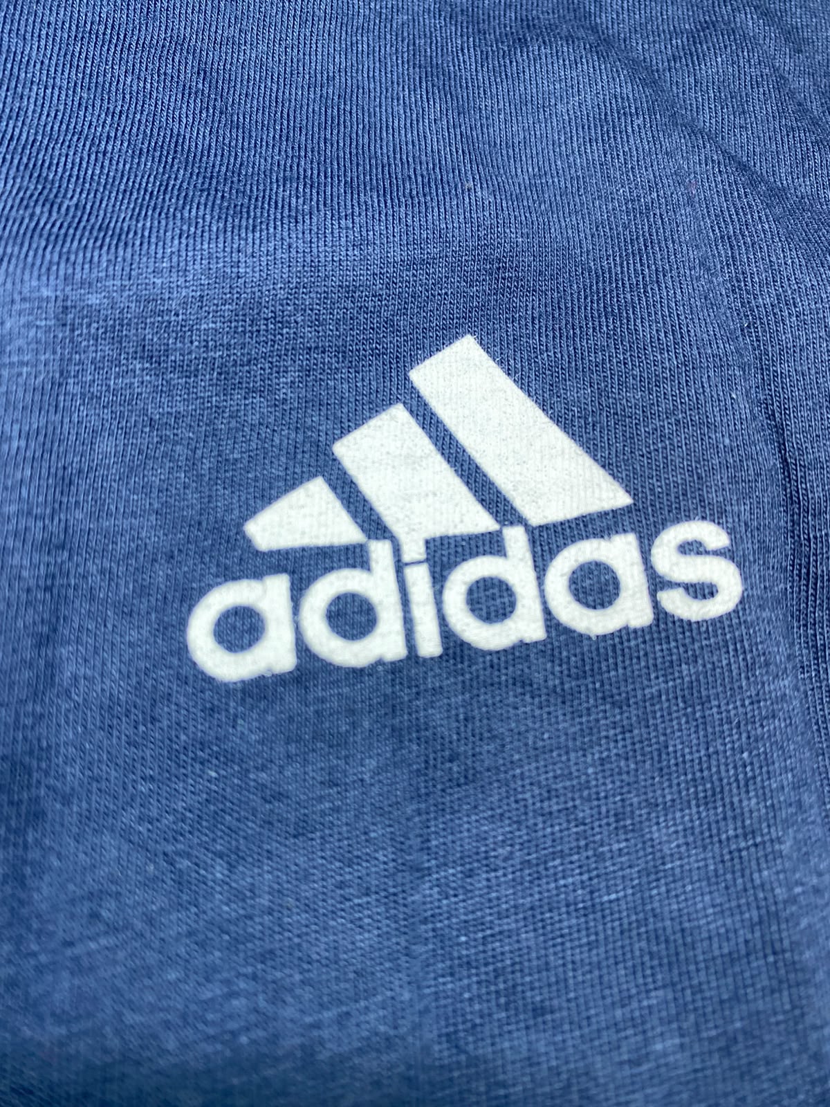 Adidas Golf Blue Tee - Detalle logo