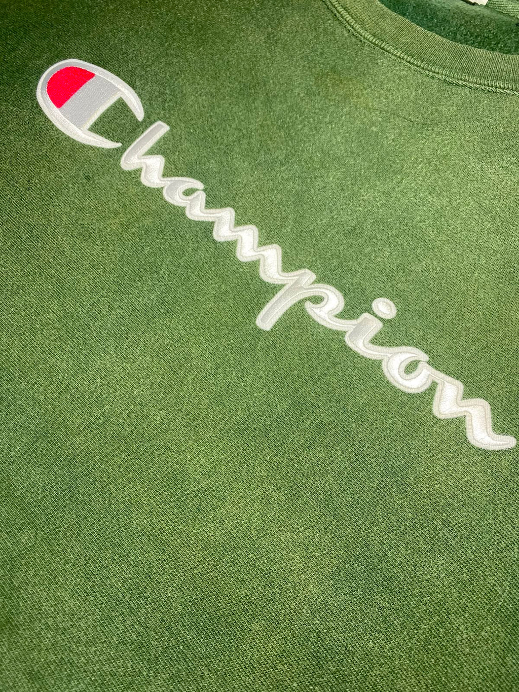 Champion Green Crewneck - logo script pecho