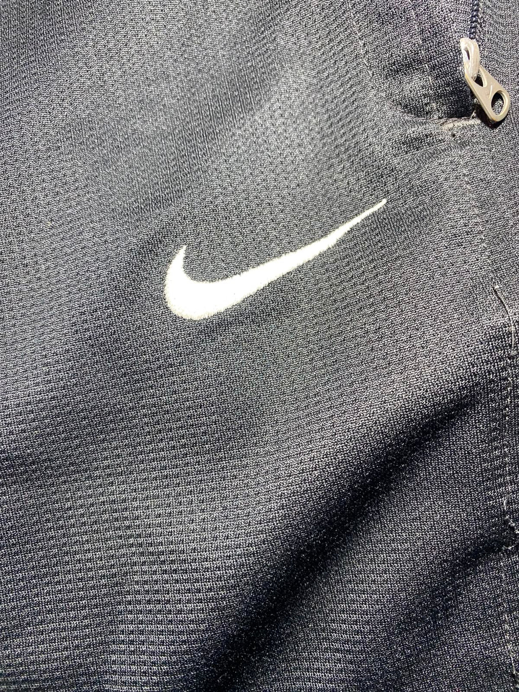 Nike Black Short - Detalle Swoosh