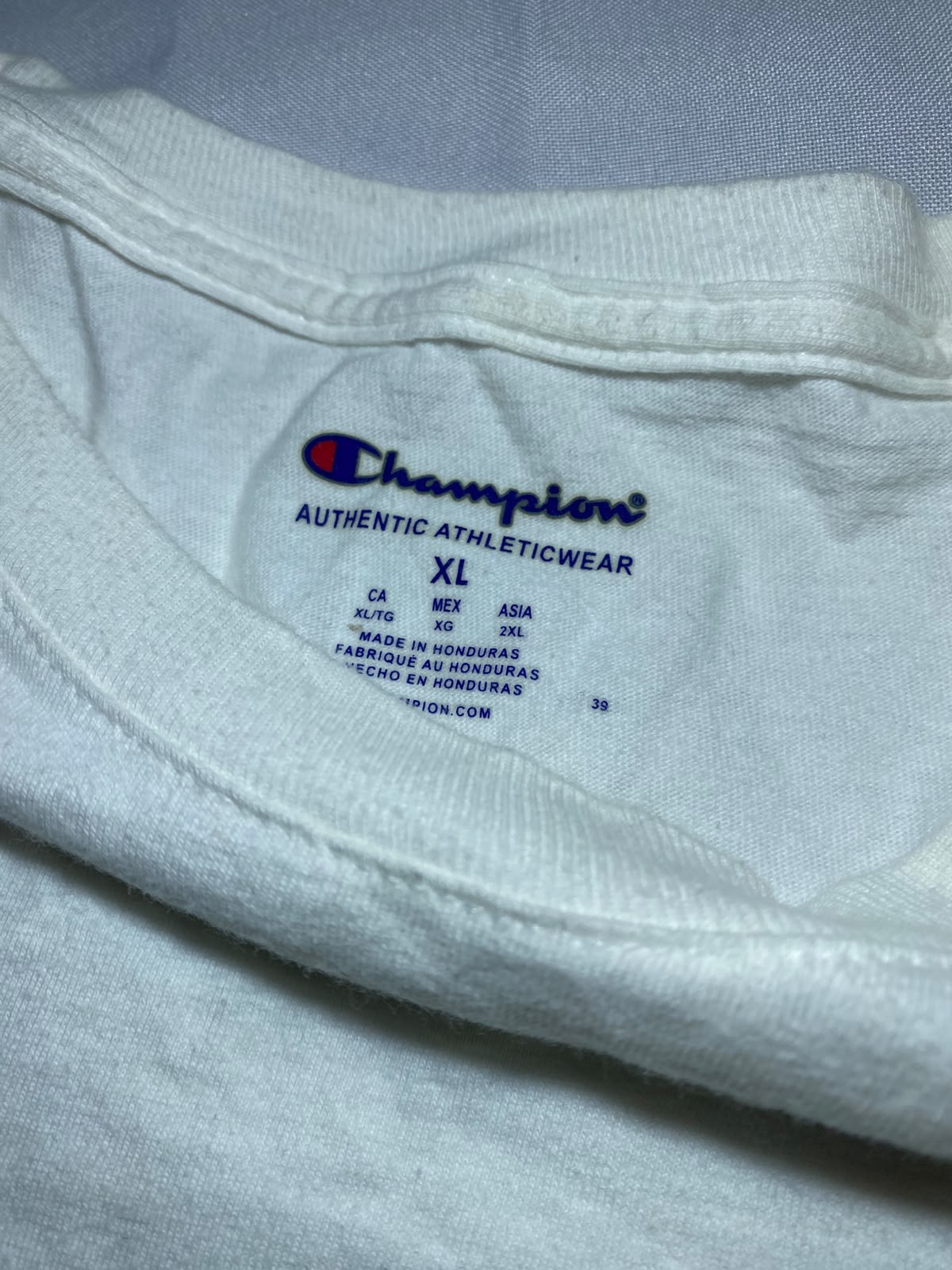 Champion White Long Sleeve Tee - etiqueta talla XL